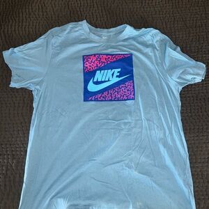 Nike Men's Blue and Pink Graphic Tee